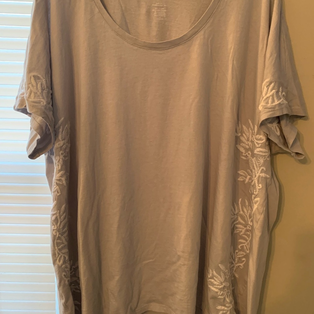 Elegant Short Sleeve Embroidered Top - Light Gray